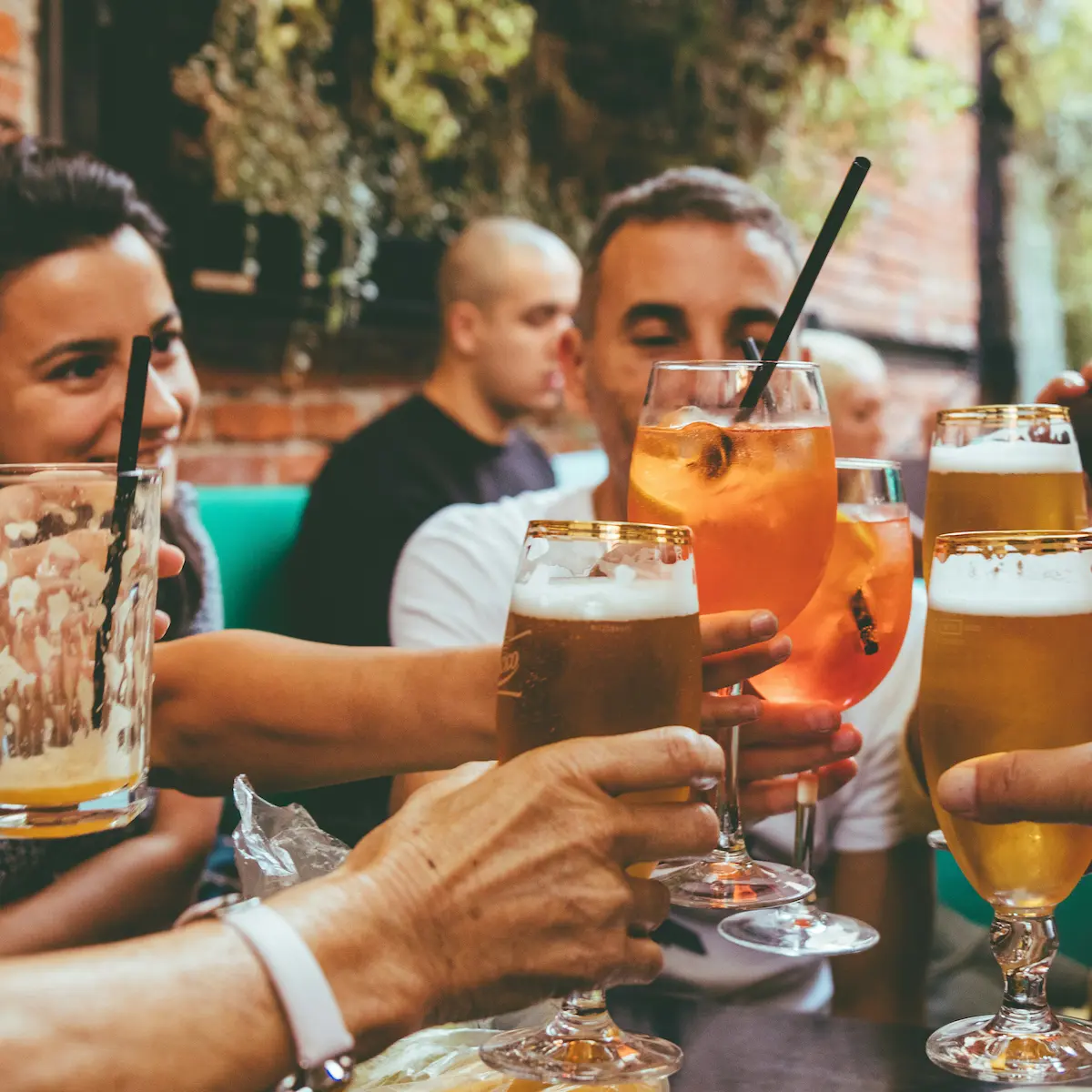 viaje en grupo a tarifa para aprender kitesurf