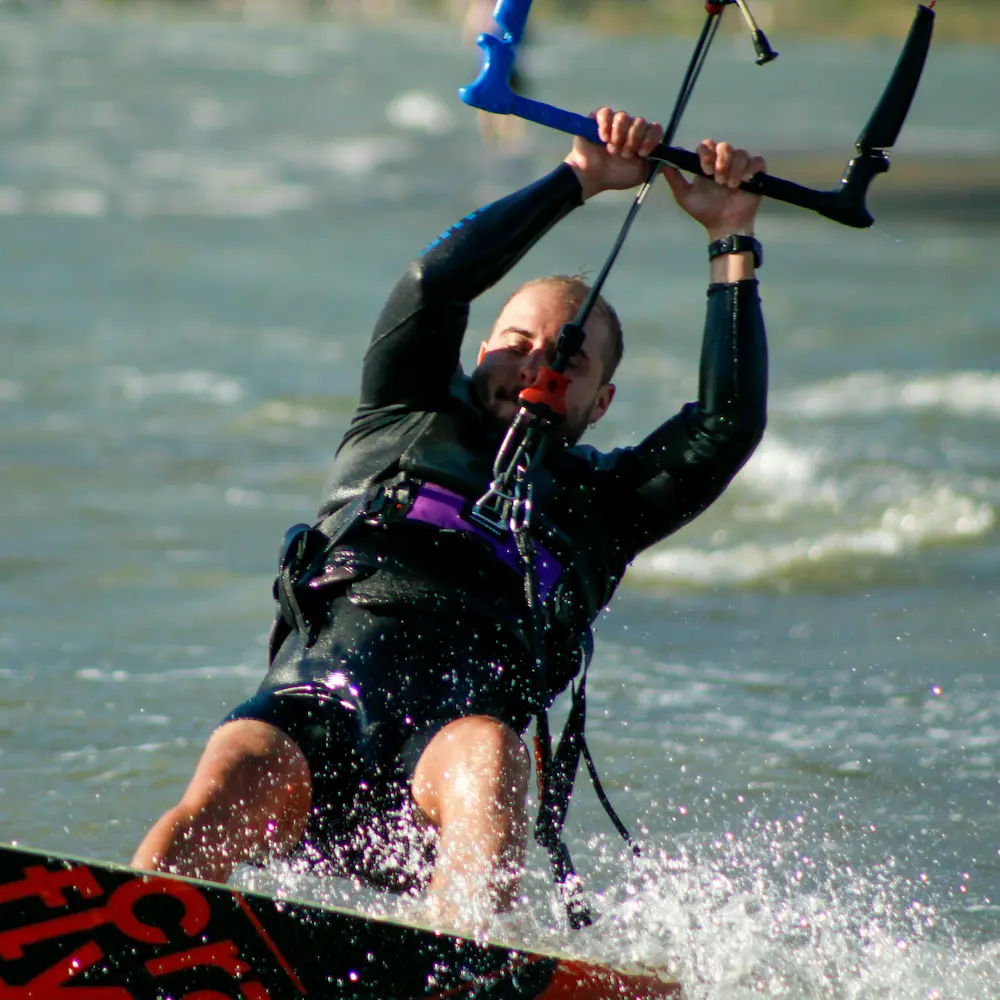 Clases de kitesurf en Kalpitiya viaje en grupo sri lanka
