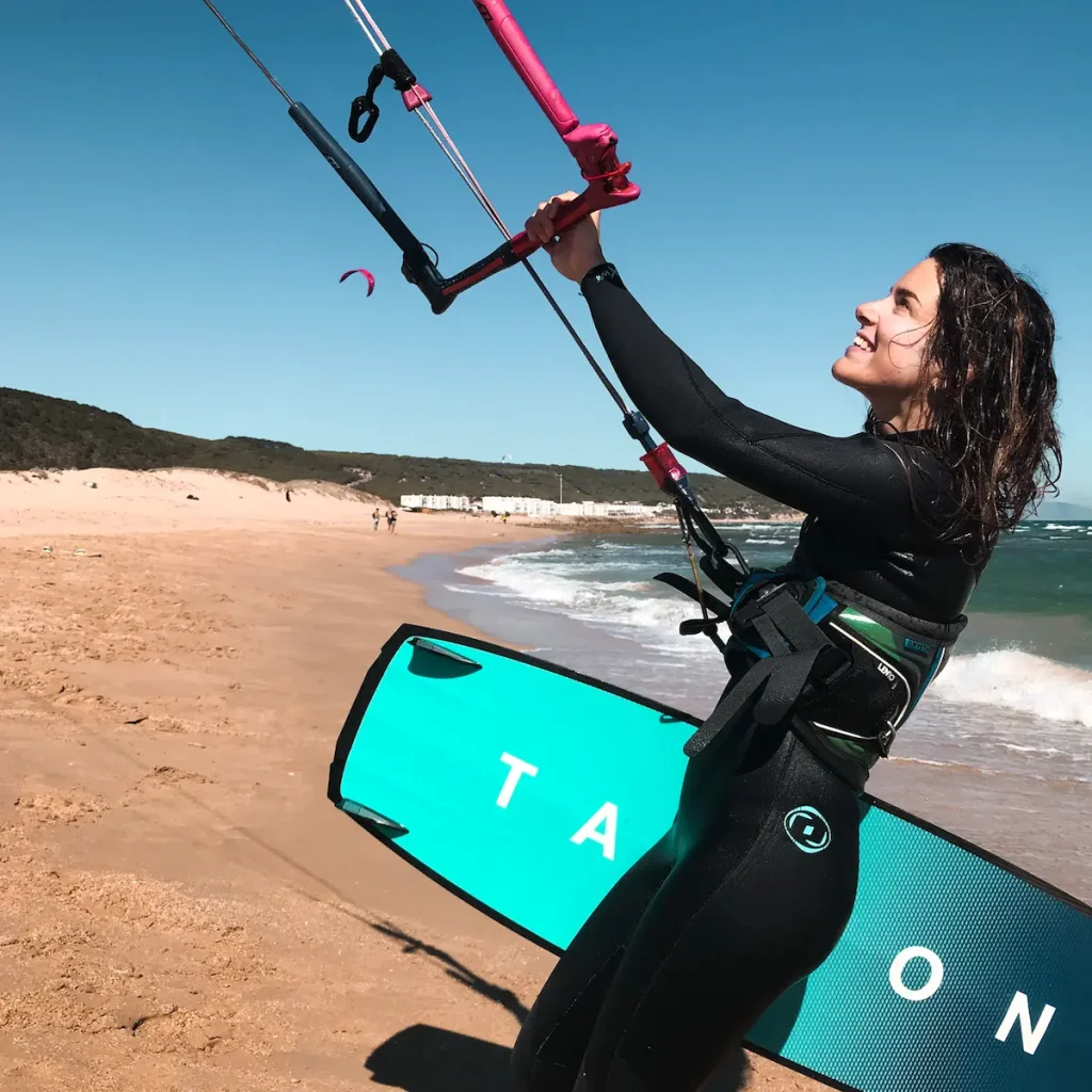 diseñadora de viajes de autor para aprender kitesurf